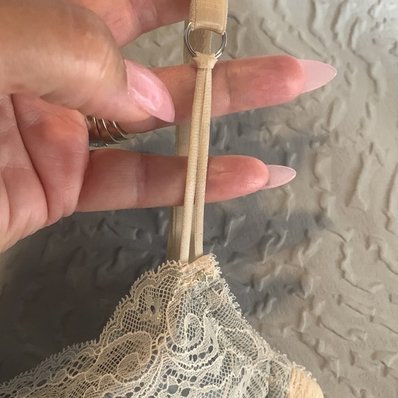 Bundle of 3 bras size 34D - Picture 13 of 13